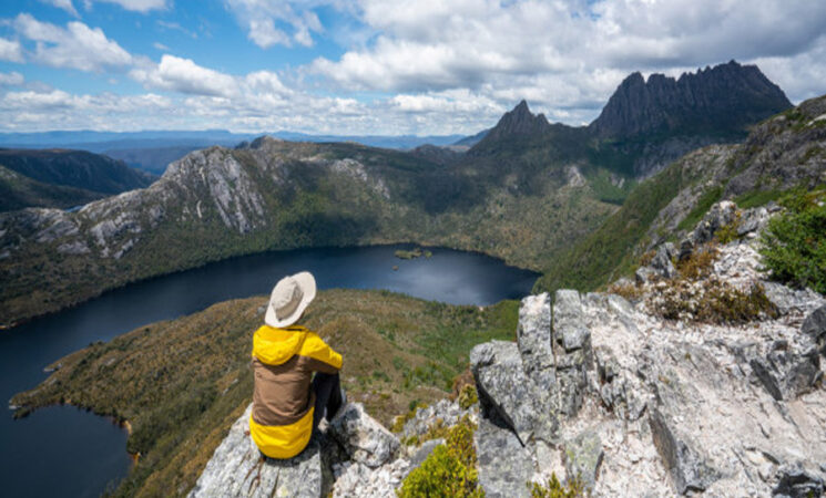 travel cradle mountain Tasmania Australia